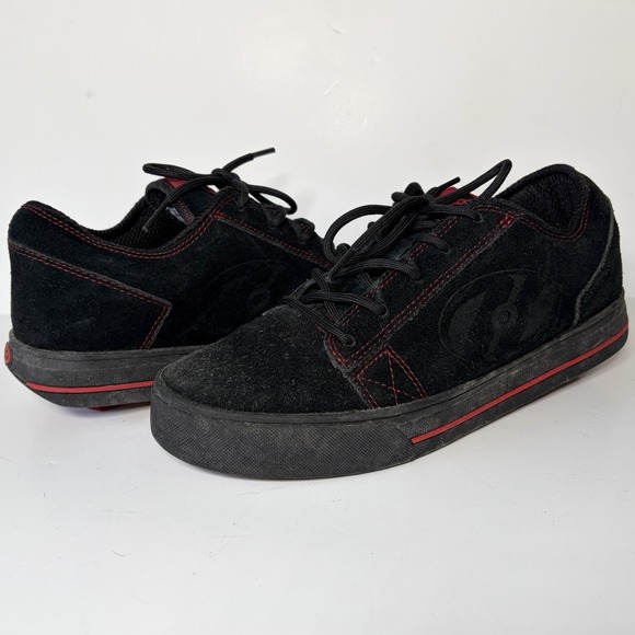 Heelys Other - Size 8 VTG Y2K‎ Heelys Plush 7930 Black Suede Red Stitching Sneakers